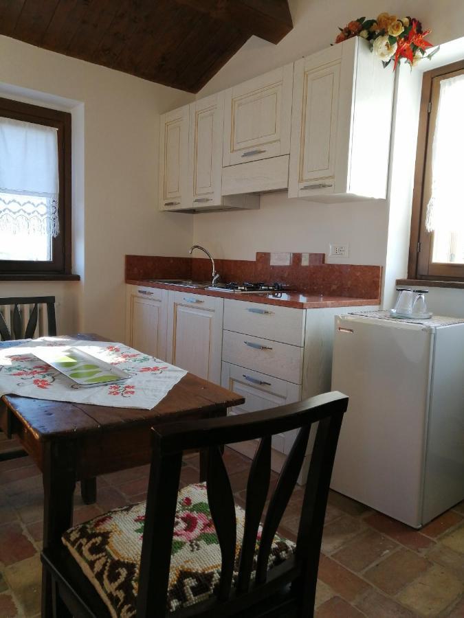 Casale San Martino Agriturismo Bio Sant'Angelo in Pontano ภายนอก รูปภาพ