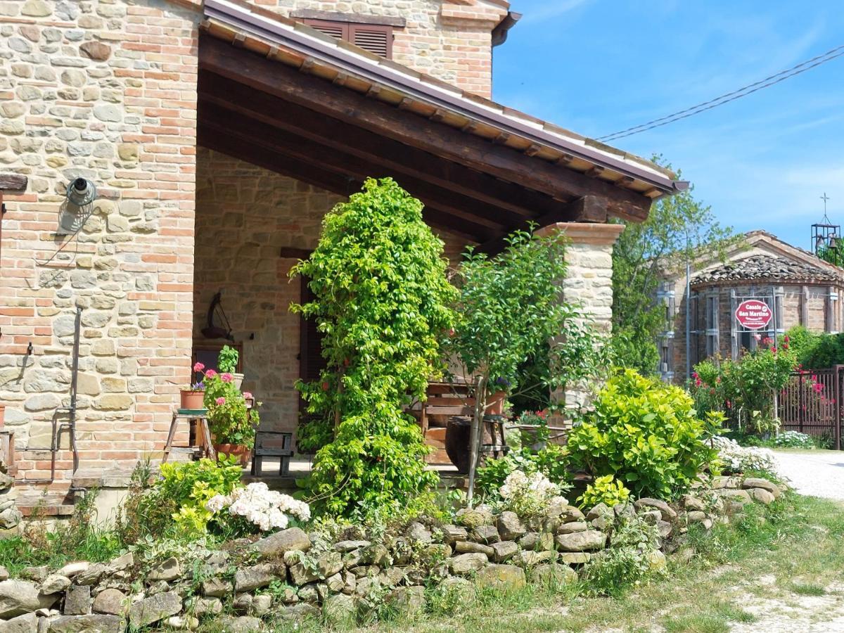 Casale San Martino Agriturismo Bio Sant'Angelo in Pontano ภายนอก รูปภาพ