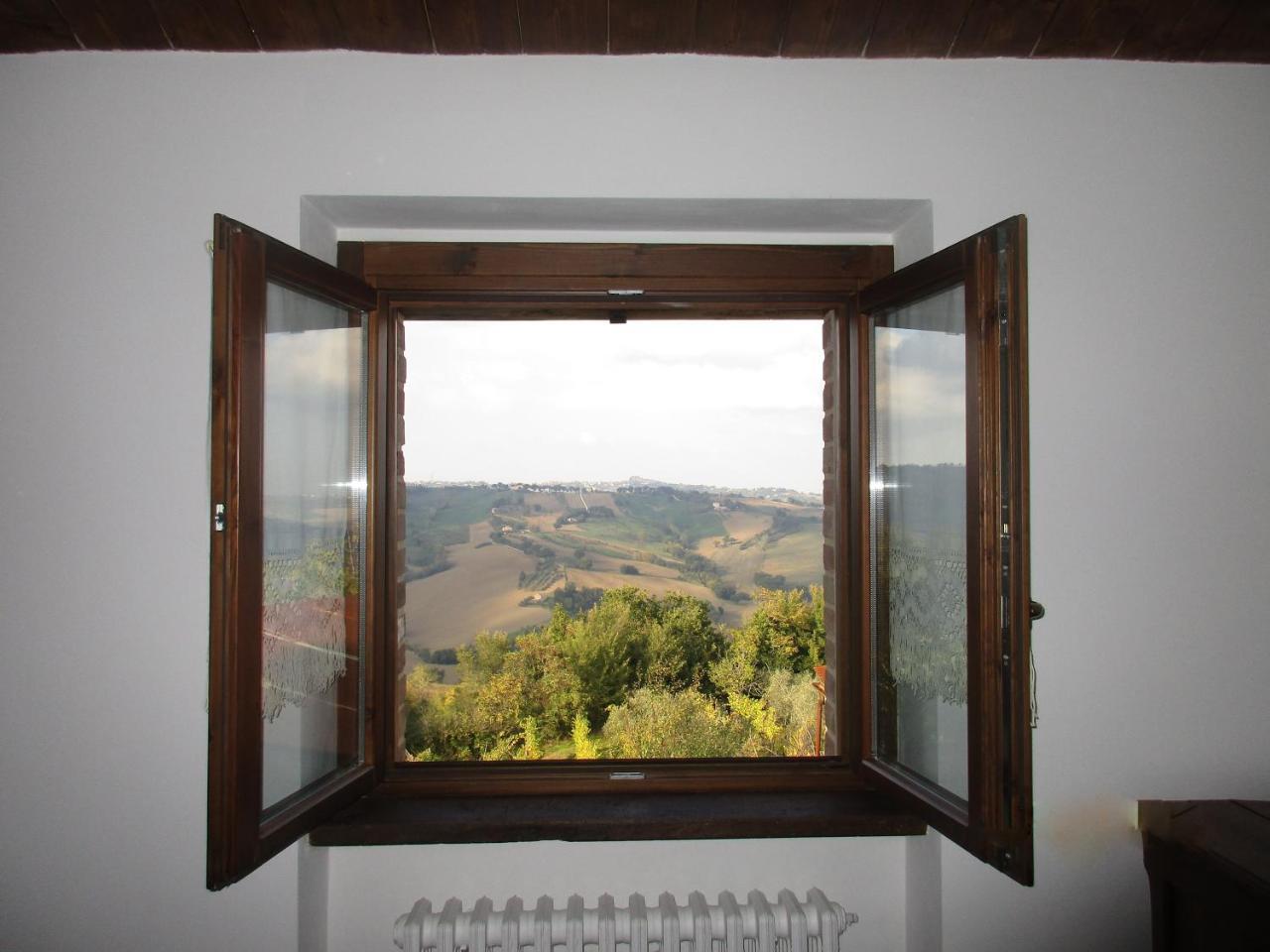 Casale San Martino Agriturismo Bio Sant'Angelo in Pontano ภายนอก รูปภาพ
