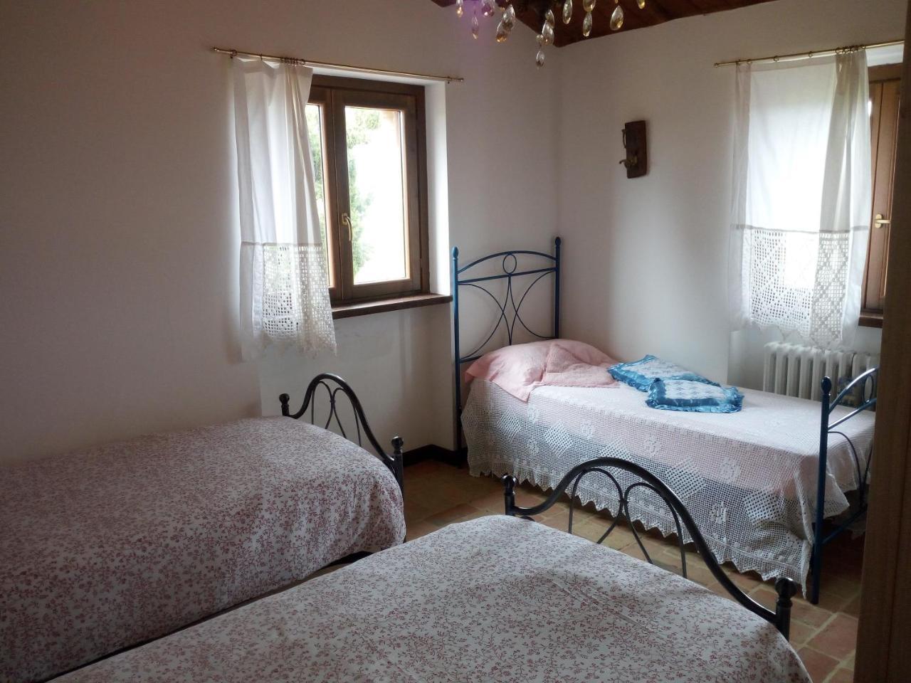 Casale San Martino Agriturismo Bio Sant'Angelo in Pontano ภายนอก รูปภาพ